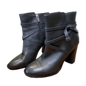 Vince Camuto Heeled Moto Boots Black Leather Booties Zip-Up 8.5 39